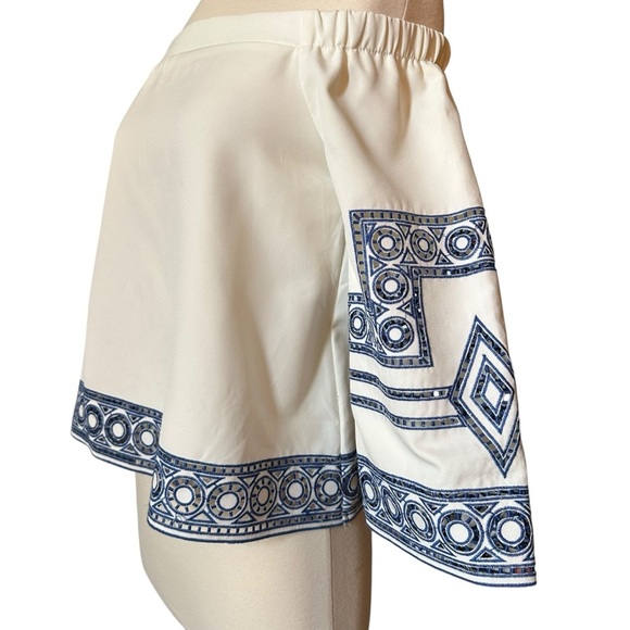 Sugarlips | White Blue Embroidered Pattern Off-Shoulder Boho Blouse Size Small - Picture 6 of 13